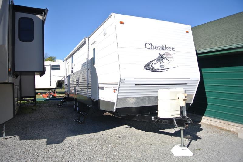 2004 Forest River Cherokee 30L