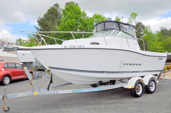 2000 Seaswirl Striper 2100 Walk Around