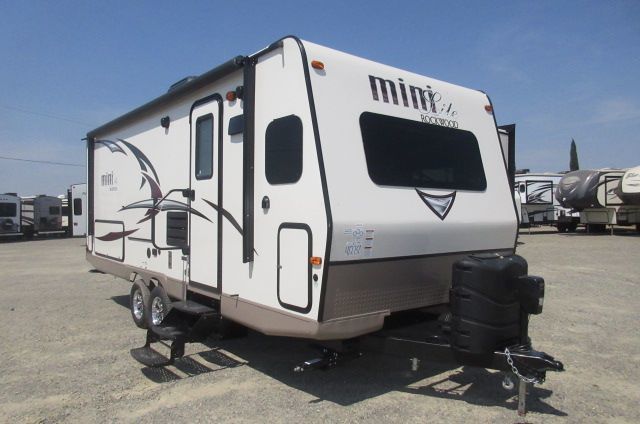 2017 Forest River Rockwood Mini Lite 2506S SOLID SURFACE