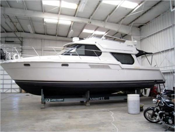 2000 Carver Voyager