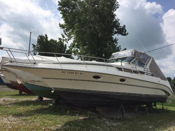 1989 Cruisers Yachts 3270 Esprit