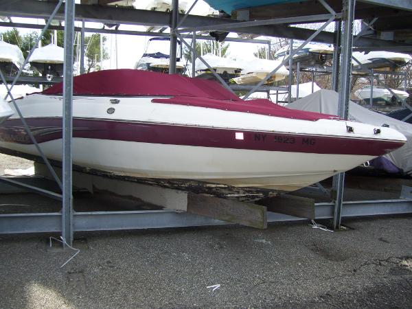 2006 Caravelle 237LS Bow Rider