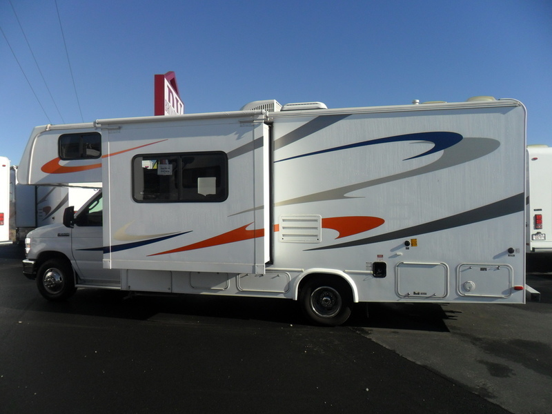 2014 Forest River Sunseeker Ford Chassis 2450S