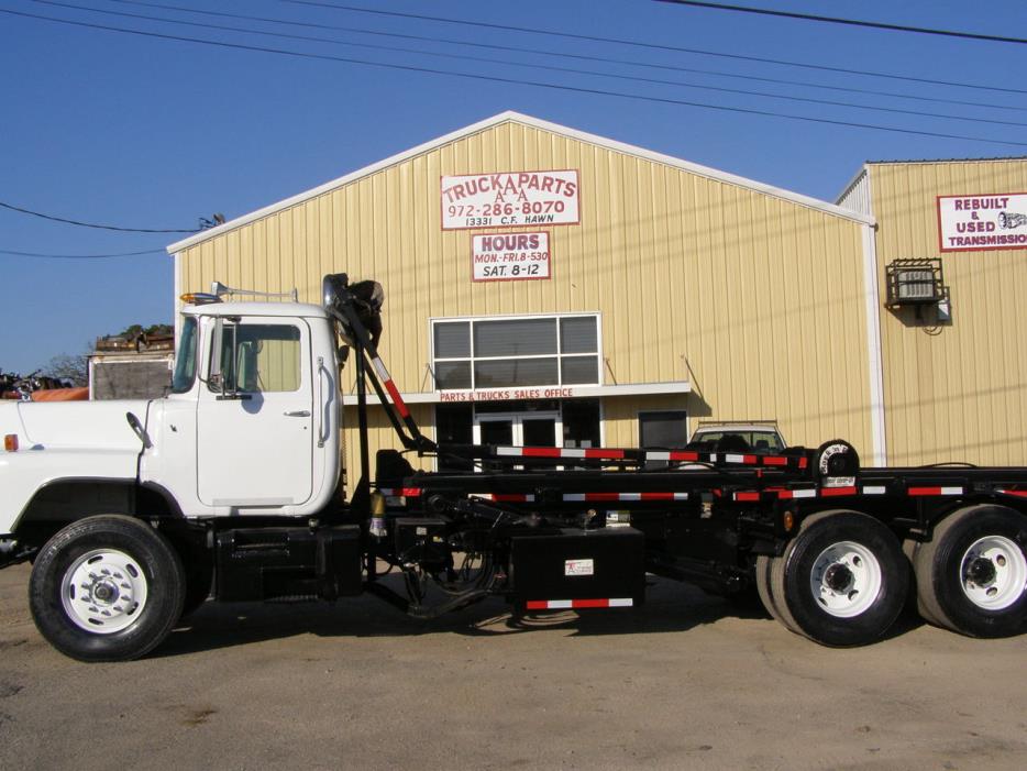 2006 Mack Dm690s  Conventional - Day Cab