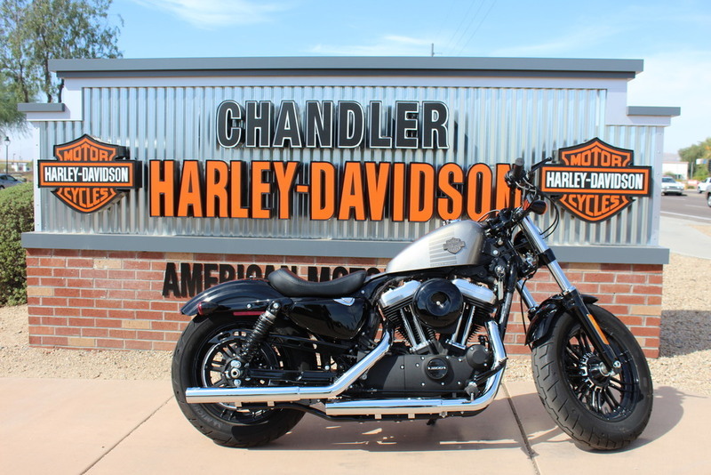 2011 Harley-Davidson FLHXSE2 - CVO Street Glide