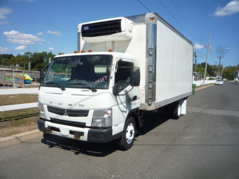 2012 Mitsubishi Fe-180  Refrigerated Truck