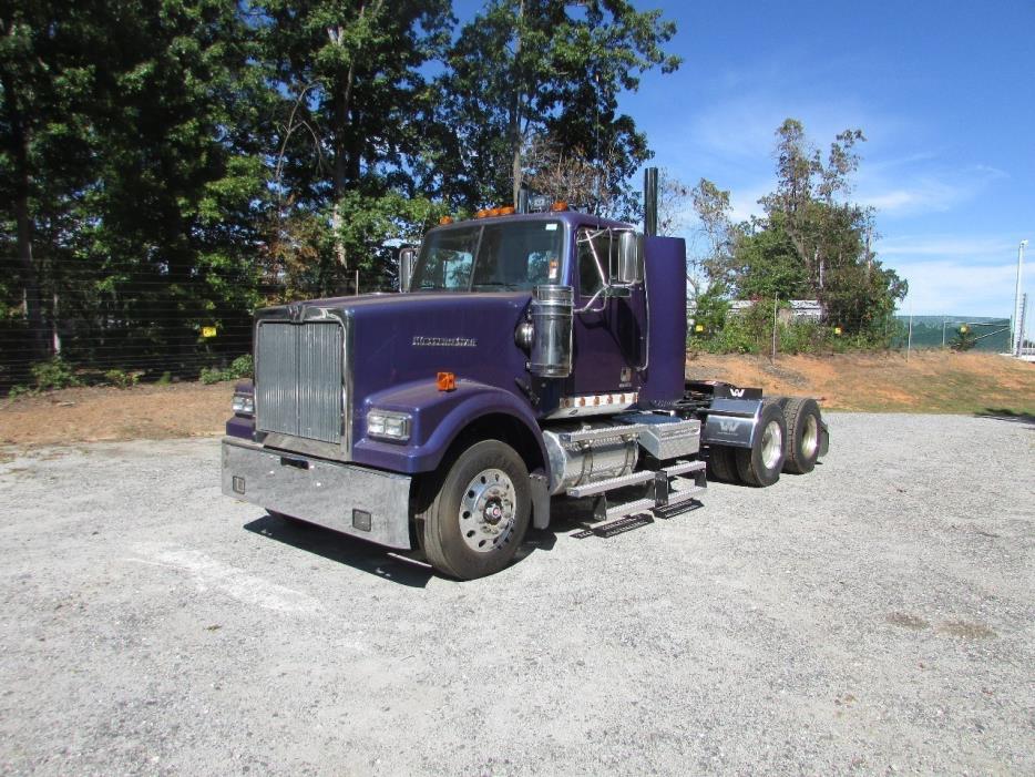 2016 Western Star 4900  Conventional - Day Cab