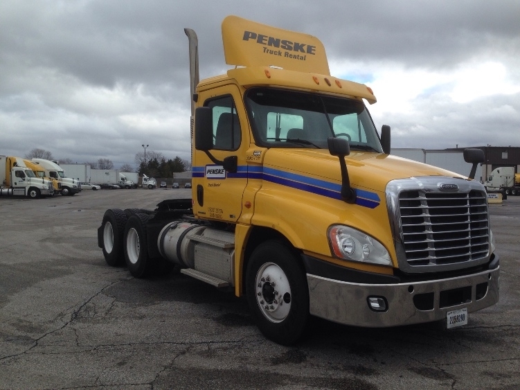 2011 Freightliner Cascadia  Conventional - Day Cab
