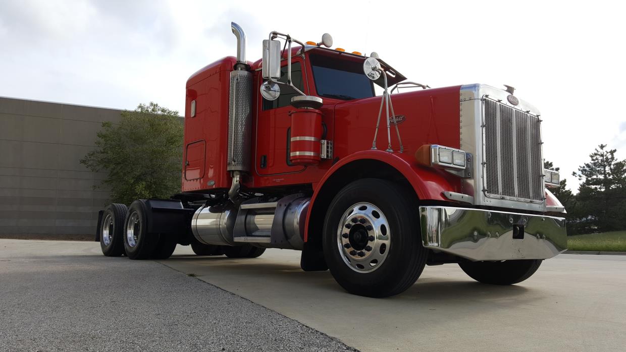 2006 Peterbilt 378  Conventional - Sleeper Truck