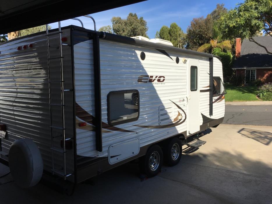 2015 Forest River EVO T1860