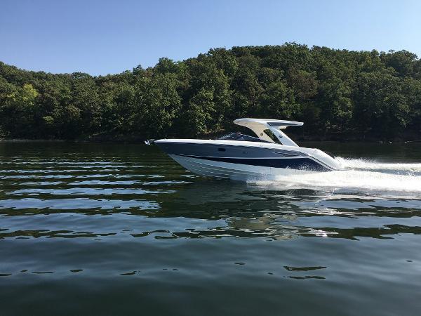 2017 Sea Ray SLX 310