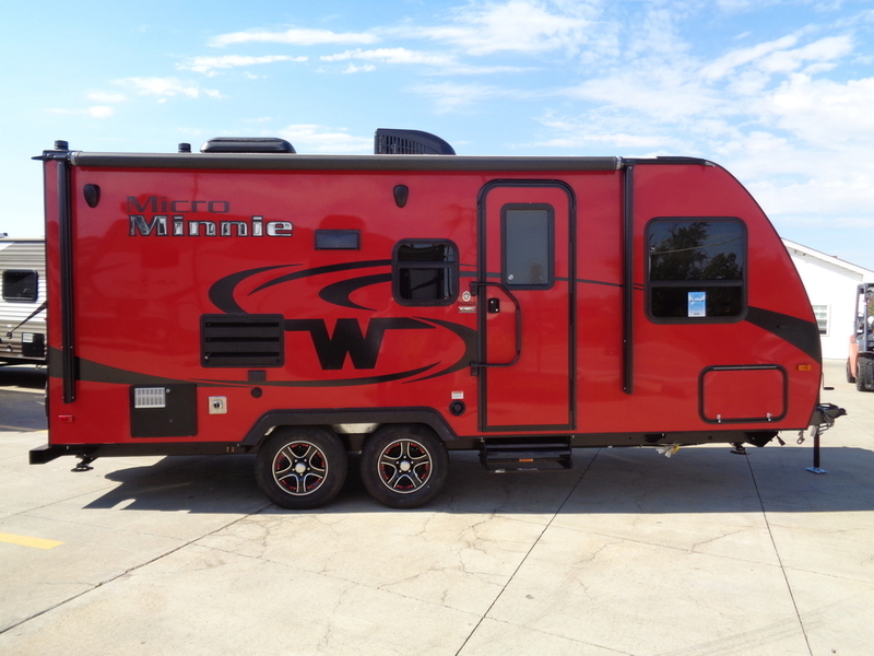 2017 Winnebago Micro Minnie 2106DS