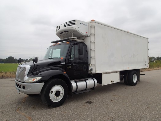 2008 International 4400 Refrigerated Body  Refrigerated Truck