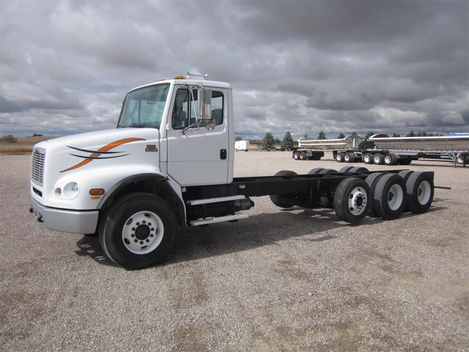 2001 Freightliner Fl112  Cab Chassis