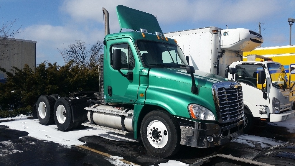 2010 Freightliner Cascadia  Conventional - Day Cab