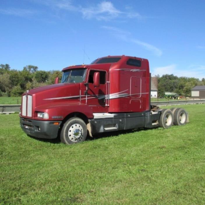 2004 Kenworth T600  Conventional - Sleeper Truck