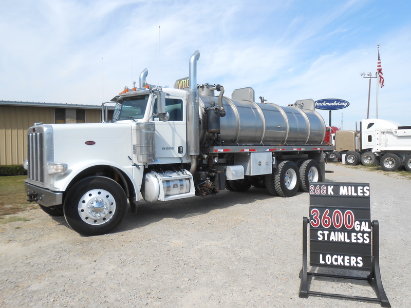 2010 Peterbilt 388  Vacuum Truck