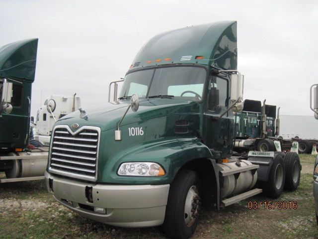 2004 Mack Vision  Conventional - Day Cab