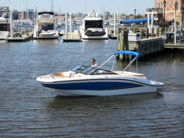 2017 Sea Ray SPX 190