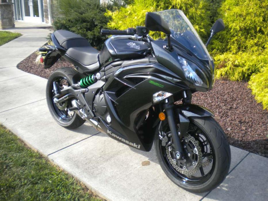 2016 Kawasaki Ninja 650 Metallic Carbon Gray