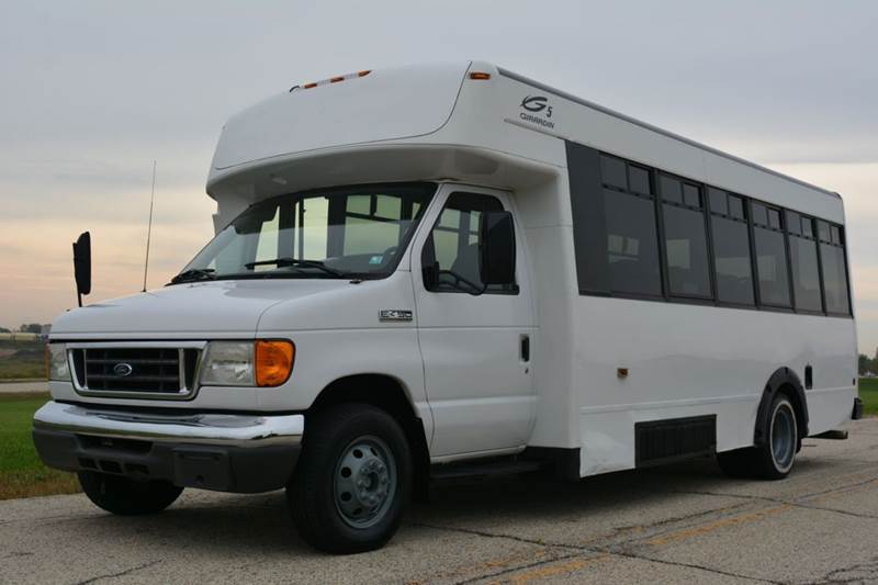2006 Ford E-450 24-Passenger Bus  Bus
