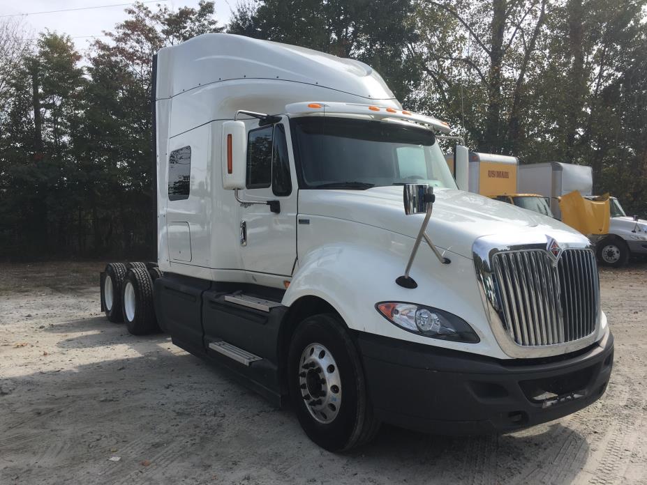 2014 International Prostar Premium  Conventional - Sleeper Truck