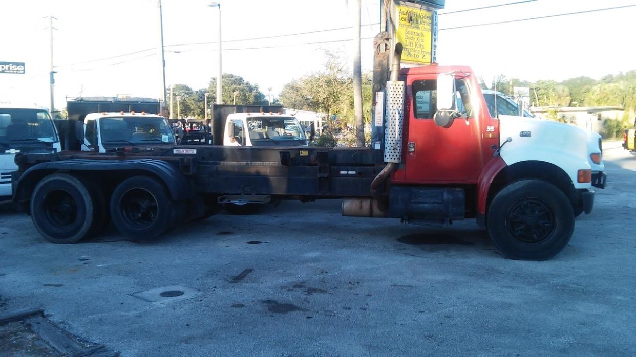 1993 International 4900  Garbage Truck