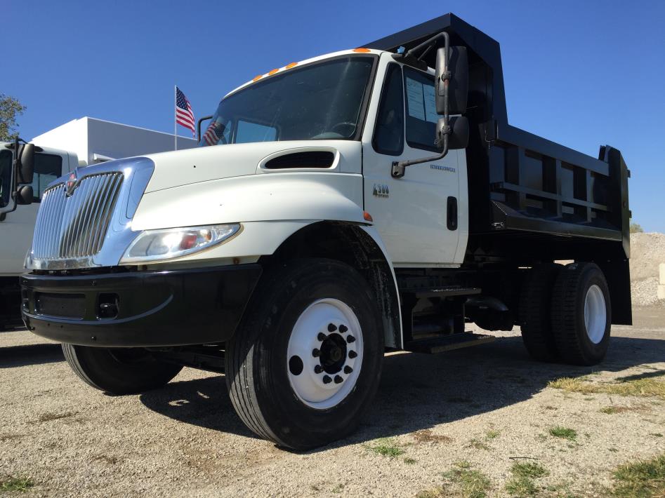 2002 International Durastar 4300  Dump Truck