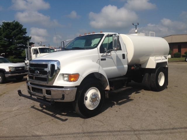 2007 Ford F750  Water Truck