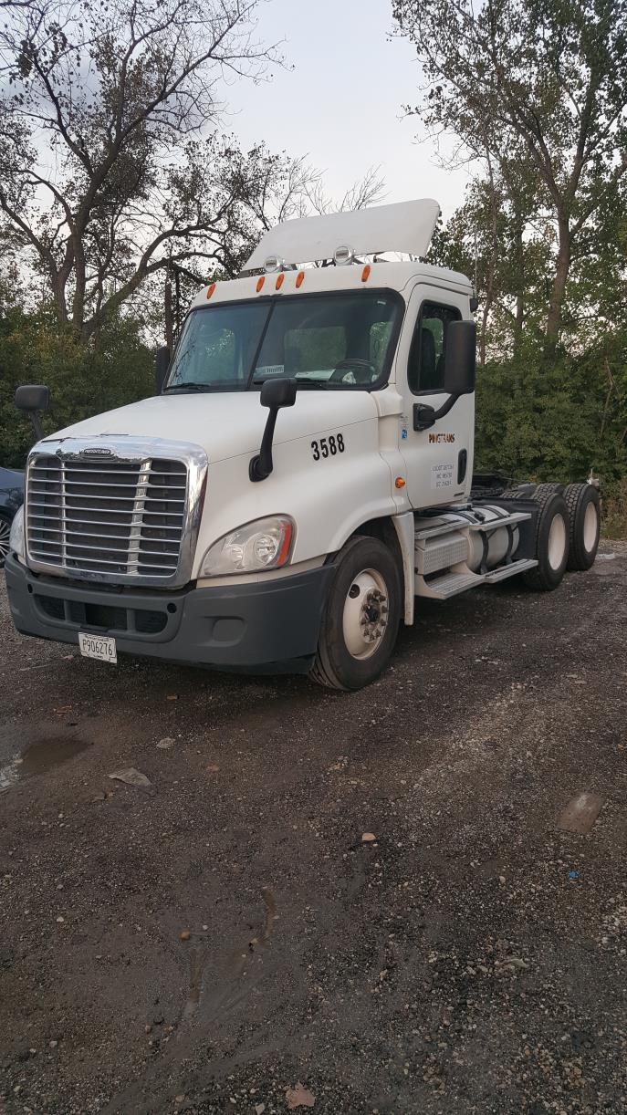 2009 Freightliner Cascadia  Conventional - Day Cab