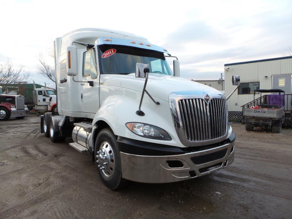 2011 International Prostar  Conventional - Sleeper Truck