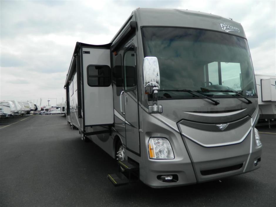2015 Fleetwood DISCOVERY 40G