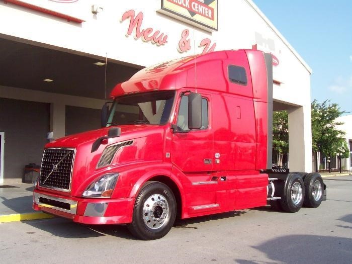 2013 Volvo Vnl42300  Cab Chassis
