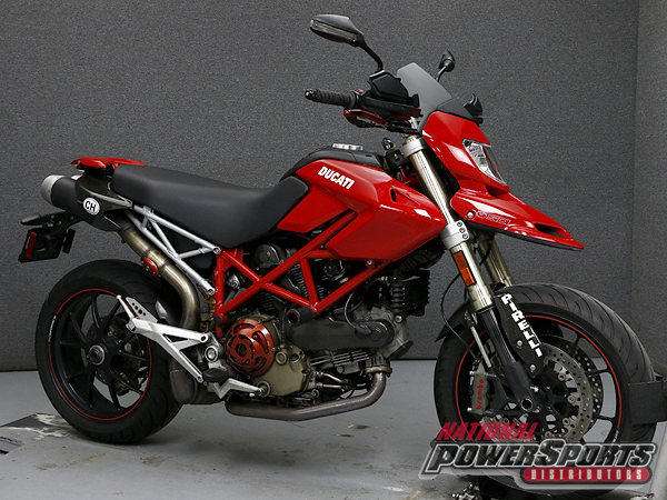 2010 Ducati Monster 696