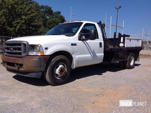 2002 Ford F-350 Xl Super Duty  Flatbed Truck