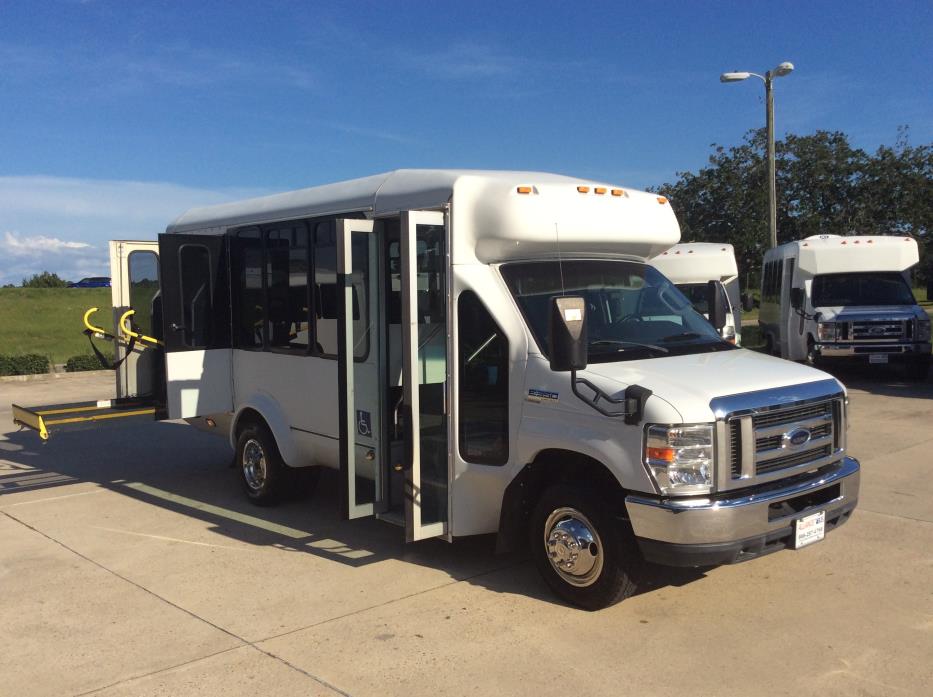 2011 Eldorado National Aerolite  Bus