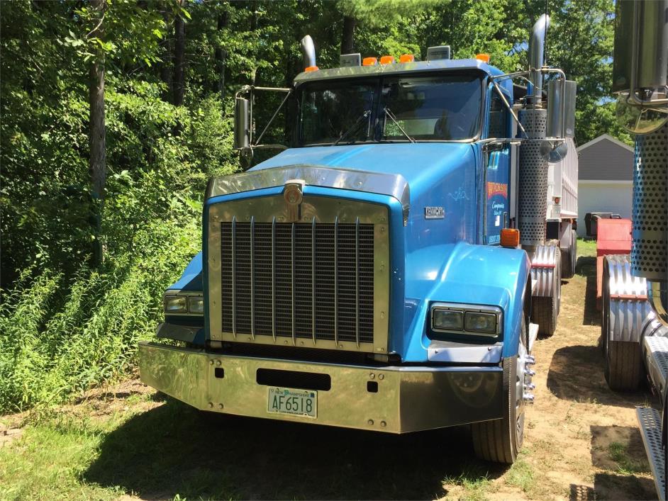 1999 Kenworth T800  Conventional - Day Cab