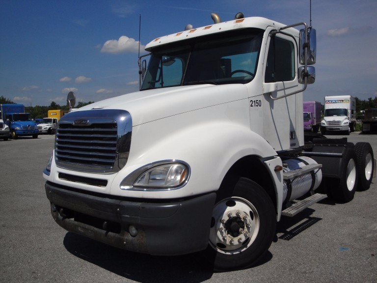 2006 Freightliner Cl120  Conventional - Day Cab