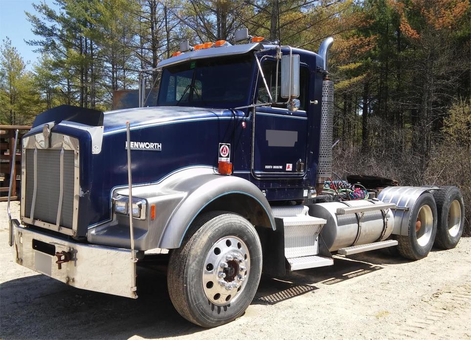 1993 Kenworth T800  Conventional - Day Cab