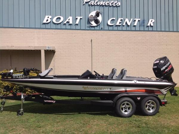 2016 Phoenix Bass Boats 819 Pro