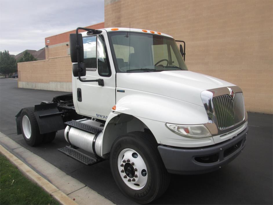 2011 International 4400  Conventional - Day Cab