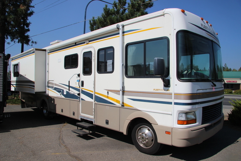 2003 Fleetwood Bounder 33R