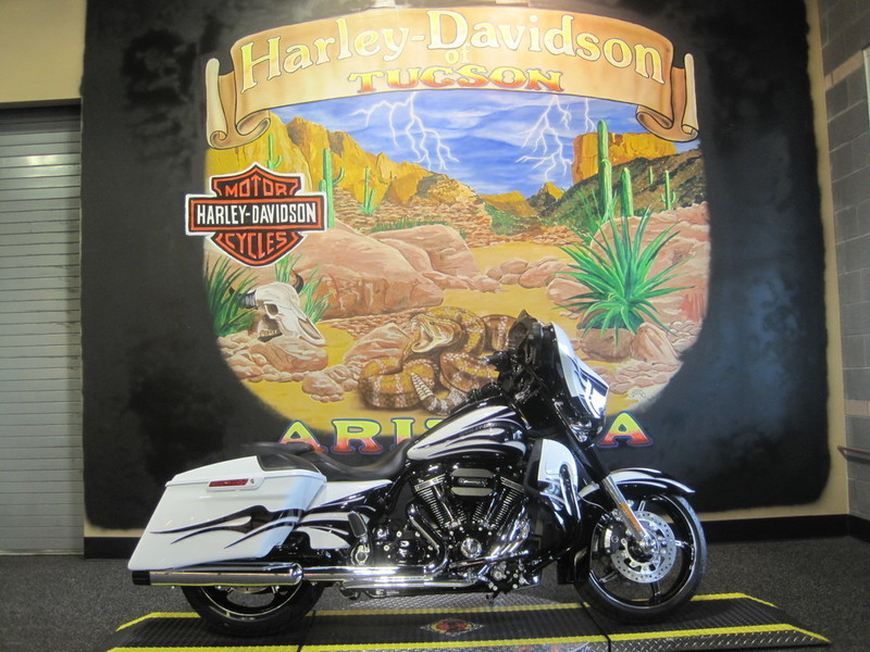 2013 Harley-Davidson FLHRSE5 - CVO Road King