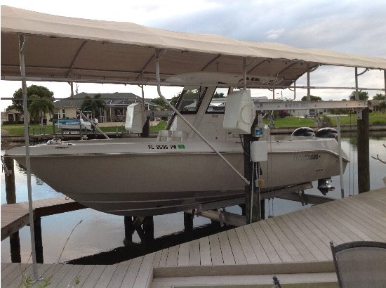 2014 Everglades Boats 255 Cc