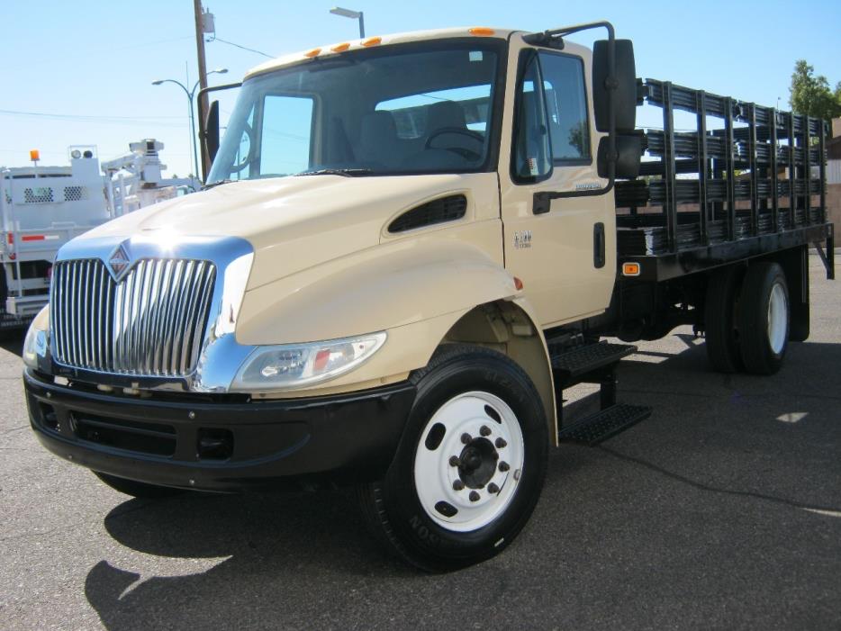 2003 International 4200  Flatbed Truck