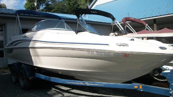 2001 Sea Ray 210 Sundeck