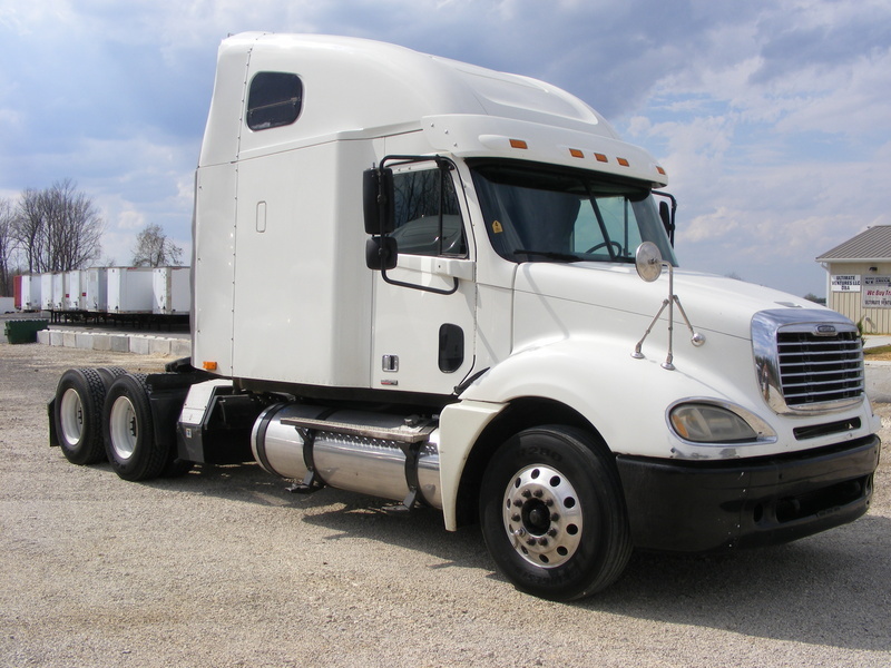 2005 Freightliner Cl120 Double Bunk In Ohi  Conventional - Sleeper Truck