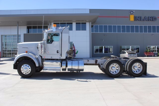 2011 Kenworth W900  Cab Chassis