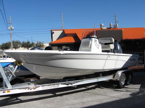 2017 NauticStar 2200 Sport