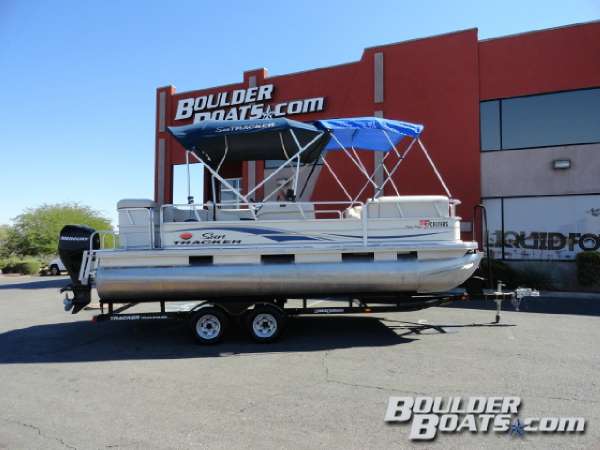 2008 Sun Tracker PARTY BARGE 21 Signature Series